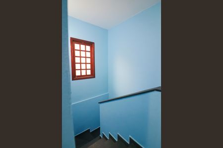 Casa à venda com 130m², 3 quartos e 2 vagas Casa à venda com 130m², 3 quartos e 2 vagasEscadas