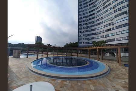 Apartamento para alugar com 33m², 1 quarto e 2 vagas Apartamento para alugar com 33m², 1 quarto e 2 vagasÁrea comum - Piscina