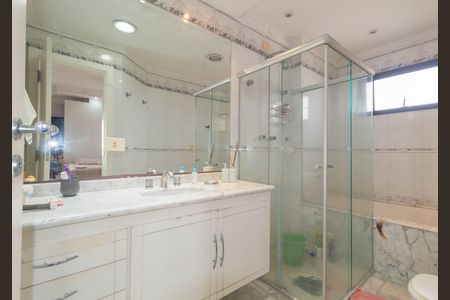 Apartamento à venda com 300m², 3 quartos e 6 vagasBanheiro da Suíte 3