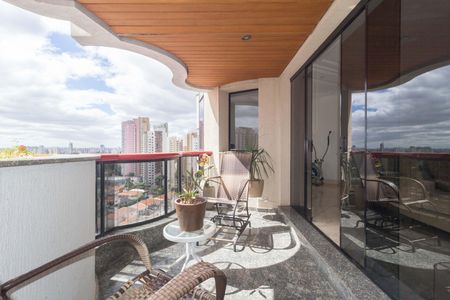 Apartamento à venda com 300m², 3 quartos e 6 vagasCobertura - Varanda