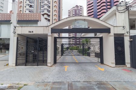 Apartamento à venda com 300m², 3 quartos e 6 vagasFachada