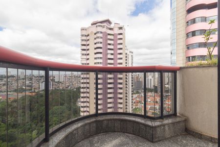 Apartamento à venda com 300m², 3 quartos e 6 vagasVaranda - Suíte 3