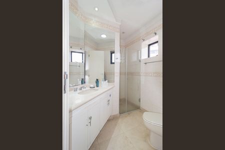 Apartamento à venda com 300m², 3 quartos e 6 vagasBanheiro da Suíte 2