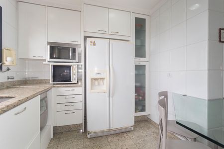 Apartamento à venda com 300m², 3 quartos e 6 vagasCozinha