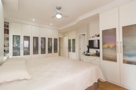 Apartamento à venda com 300m², 3 quartos e 6 vagasSuíte 3