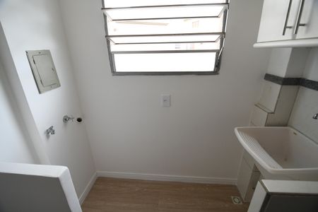 Apartamento à venda com 58m², 3 quartos e 1 vagaÁrea de Serviço