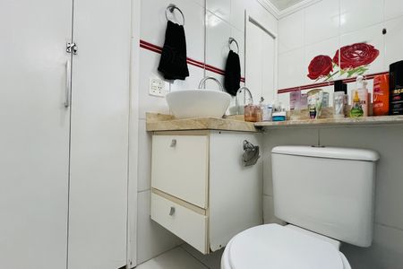 Apartamento à venda com 76m², 3 quartos e 2 vagasBanheiro da Suíte