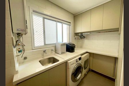 Apartamento à venda com 144m², 3 quartos e 2 vagasLavanderia