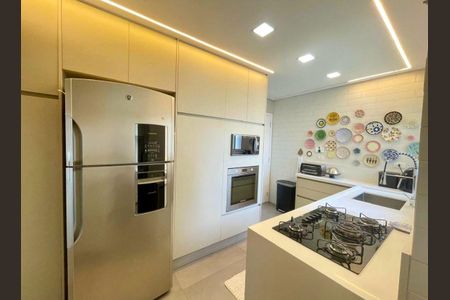 Apartamento à venda com 144m², 3 quartos e 2 vagasCozinha