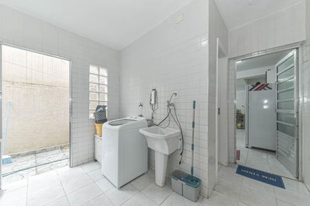 Casa à venda com 240m², 3 quartos e 2 vagasLavanderia