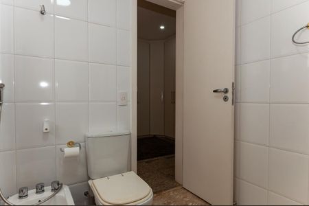 Apartamento à venda com 167m², 3 quartos e 3 vagas Apartamento à venda com 167m², 3 quartos e 3 vagasBanheiro Suíte