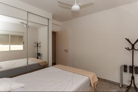 Apartamento à venda com 167m², 3 quartos e 3 vagas Apartamento à venda com 167m², 3 quartos e 3 vagasSuíte 2