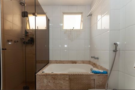 Apartamento à venda com 167m², 3 quartos e 3 vagas Apartamento à venda com 167m², 3 quartos e 3 vagasBanheiro Suíte