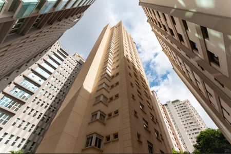 Apartamento à venda com 167m², 3 quartos e 3 vagas Apartamento à venda com 167m², 3 quartos e 3 vagasFachada