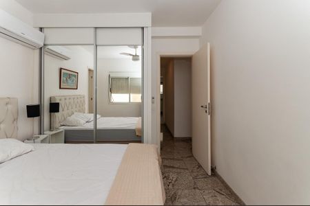 Apartamento à venda com 167m², 3 quartos e 3 vagas Apartamento à venda com 167m², 3 quartos e 3 vagasSuíte 2