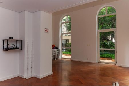 Apartamento à venda com 167m², 3 quartos e 3 vagas Apartamento à venda com 167m², 3 quartos e 3 vagasÁrea Comum - Salão de Festas