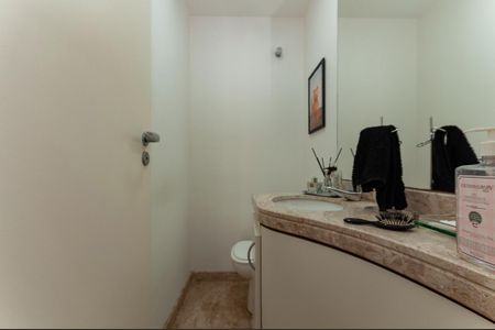 Apartamento à venda com 167m², 3 quartos e 3 vagas Apartamento à venda com 167m², 3 quartos e 3 vagasLavabo