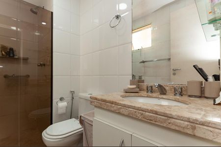 Apartamento à venda com 167m², 3 quartos e 3 vagas Apartamento à venda com 167m², 3 quartos e 3 vagasBanheiro Suíte 2
