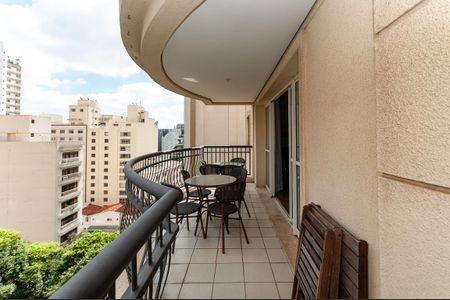 Apartamento à venda com 167m², 3 quartos e 3 vagas Apartamento à venda com 167m², 3 quartos e 3 vagasVaranda