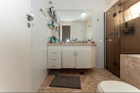 Apartamento à venda com 167m², 3 quartos e 3 vagas Apartamento à venda com 167m², 3 quartos e 3 vagasBanheiro Suíte