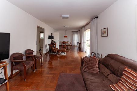 Apartamento à venda com 167m², 3 quartos e 3 vagas Apartamento à venda com 167m², 3 quartos e 3 vagasSala