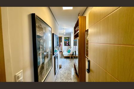 Corredor de apartamento à venda com 2 quartos, 80m² em Santa Efigênia, Belo Horizonte