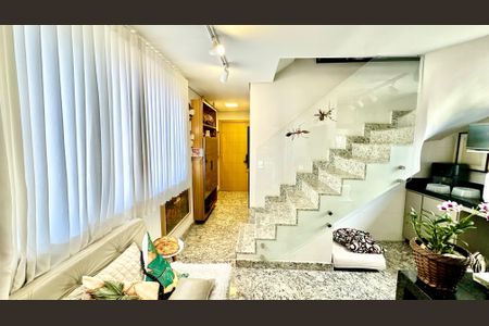 Sala de apartamento à venda com 2 quartos, 80m² em Santa Efigênia, Belo Horizonte