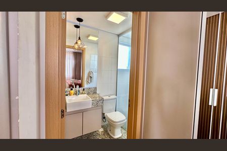 Apartamento à venda com 80m², 2 quartos e 1 vaga Apartamento à venda com 80m², 2 quartos e 1 vagaBanheiro da Suíte