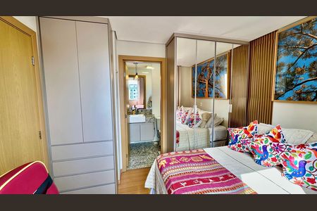 Apartamento à venda com 80m², 2 quartos e 1 vaga Apartamento à venda com 80m², 2 quartos e 1 vagaBanheiro da suíte