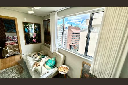 Sala de apartamento à venda com 2 quartos, 80m² em Santa Efigênia, Belo Horizonte