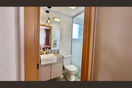 Apartamento à venda com 80m², 2 quartos e 1 vaga Apartamento à venda com 80m², 2 quartos e 1 vagaBanheiro da Suíte