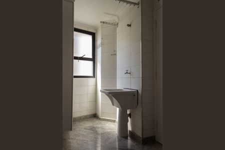 Apartamento à venda com 140m², 3 quartos e 3 vagas Apartamento à venda com 140m², 3 quartos e 3 vagasÁrea de Serviço
