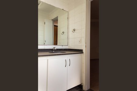 Apartamento à venda com 140m², 3 quartos e 3 vagas Apartamento à venda com 140m², 3 quartos e 3 vagasBanheiro da Suíte 1