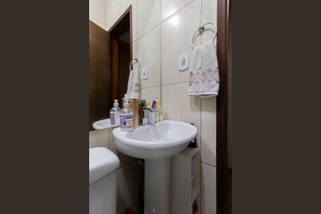 Casa à venda com 105m², 3 quartos e 2 vagasBanheiro 
