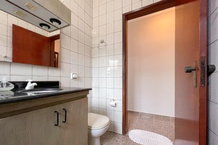 Casa à venda com 159m², 3 quartos e 2 vagasBanheiro Social