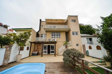 Casa à venda com 392m², 3 quartos e 4 vagasQuintal