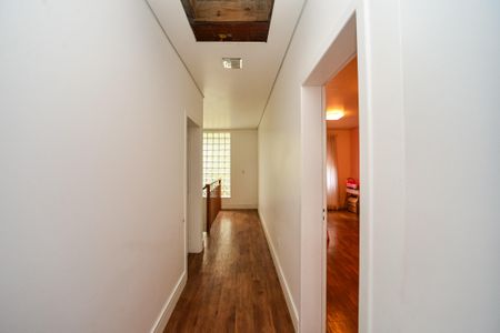 Casa à venda com 392m², 3 quartos e 4 vagasCorredor