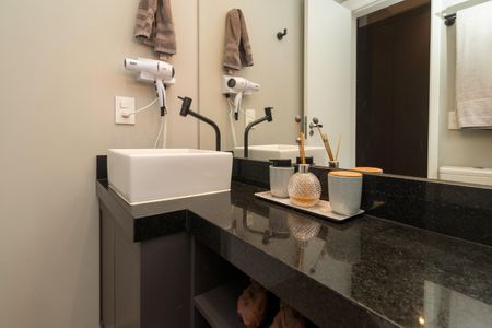 Apartamento à venda com 91m², 2 quartos e 2 vagasBanheiro da Suíte 1