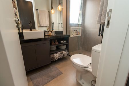 Apartamento à venda com 91m², 2 quartos e 2 vagasBanheiro da Suíte 1