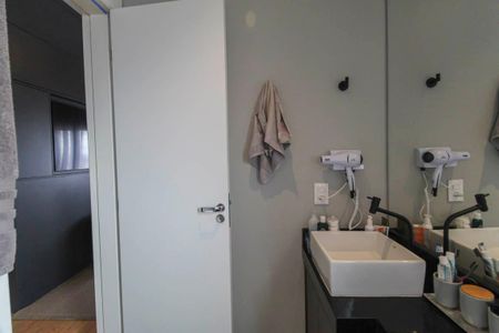 Apartamento à venda com 91m², 2 quartos e 2 vagasBanheiro da Suíte 1