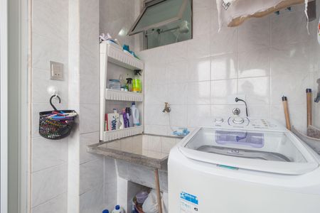 Apartamento à venda com 130m², 3 quartos e 1 vagaÁrea de Serviço