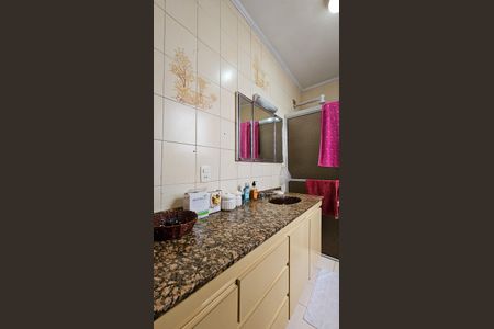 Casa à venda com 290m², 3 quartos e 2 vagasBanheiro