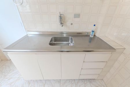 Apartamento à venda com 44m², 1 quarto e sem vaga Apartamento à venda com 44m², 1 quarto e sem vagaCozinha e Área de Serviço