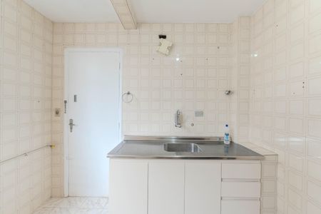 Apartamento à venda com 44m², 1 quarto e sem vaga Apartamento à venda com 44m², 1 quarto e sem vagaCozinha e Área de Serviço