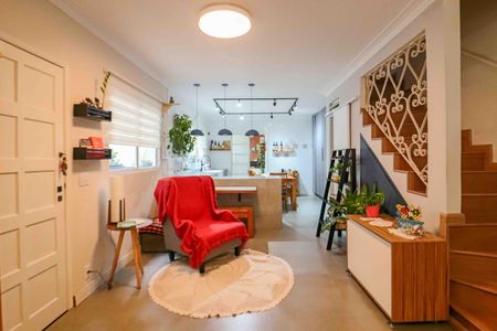 Casa de condomínio à venda com 125m², 3 quartos e 4 vagas Casa de condomínio à venda com 125m², 3 quartos e 4 vagasSala