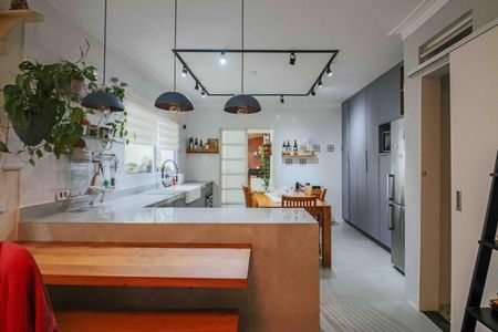 Casa de condomínio à venda com 125m², 3 quartos e 4 vagas Casa de condomínio à venda com 125m², 3 quartos e 4 vagasSala