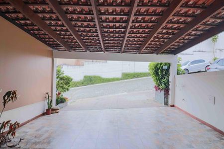 Casa de condomínio à venda com 125m², 3 quartos e 4 vagas Casa de condomínio à venda com 125m², 3 quartos e 4 vagasGaragem