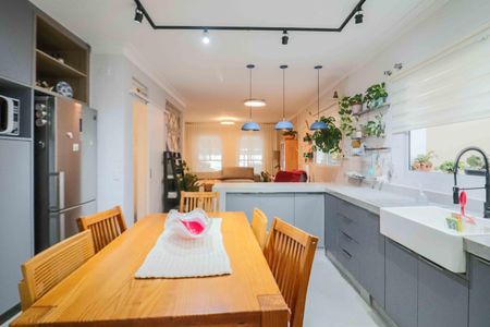 Casa de condomínio à venda com 125m², 3 quartos e 4 vagas Casa de condomínio à venda com 125m², 3 quartos e 4 vagasCozinha