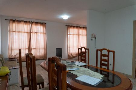 Casa para alugar com 250m², 3 quartos e 2 vagas Casa para alugar com 250m², 3 quartos e 2 vagasSala de Jantar