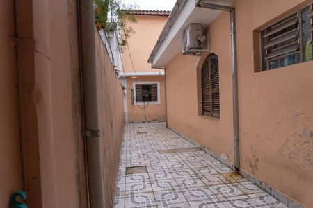 Casa para alugar com 250m², 3 quartos e 2 vagas Casa para alugar com 250m², 3 quartos e 2 vagasCorredor